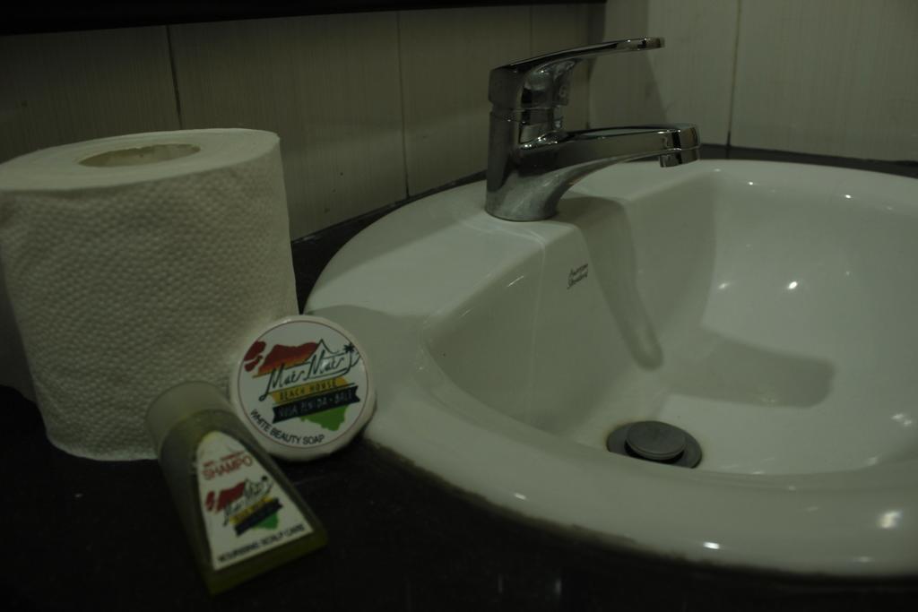 Maemae Beach House Hotel Nusa Penida Kamer foto